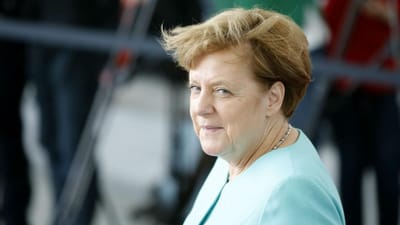 Merkel vai passar a ganhar mais de 18 mil euros por mês - TVI