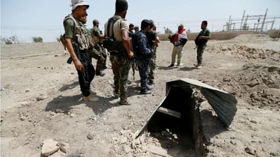 Forças iraquianas encontram vala comum com 400 vítimas do Estado Islâmico - TVI