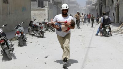 Ataques aéreos provocam a morte a 25 crianças na Síria - TVI