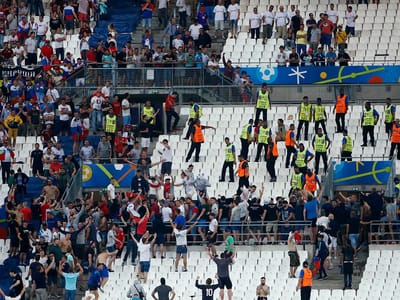 Euro 2016: França deporta adeptos russos - TVI