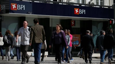 BPI vai dispensar mais de 300 trabalhadores - TVI