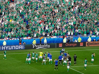 Euro 2016: adepto da Irlanda do Norte morre em pleno jogo - TVI
