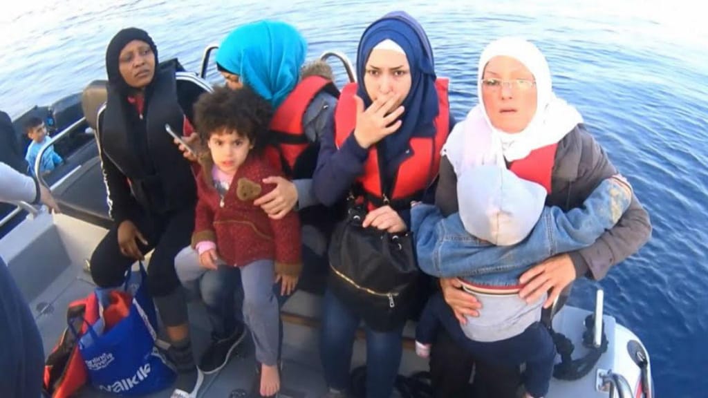 Polícia Marítima na Grécia resgata 42 migrantes de dois botes no Mar Egeu
