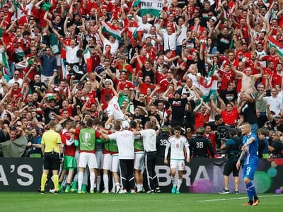 Euro 2016: Hungria multada pelo comportamento dos adeptos - TVI