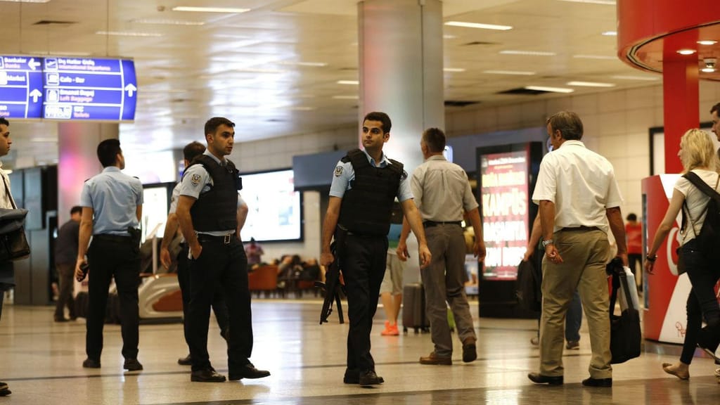 O dia seguinte ao atentado no aeroporto de Istambul