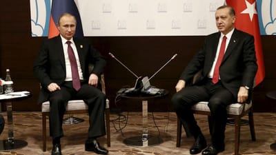 Putin e Erdogan acordam cimeira Rússia-Turquia-Irão em Istambul - TVI
