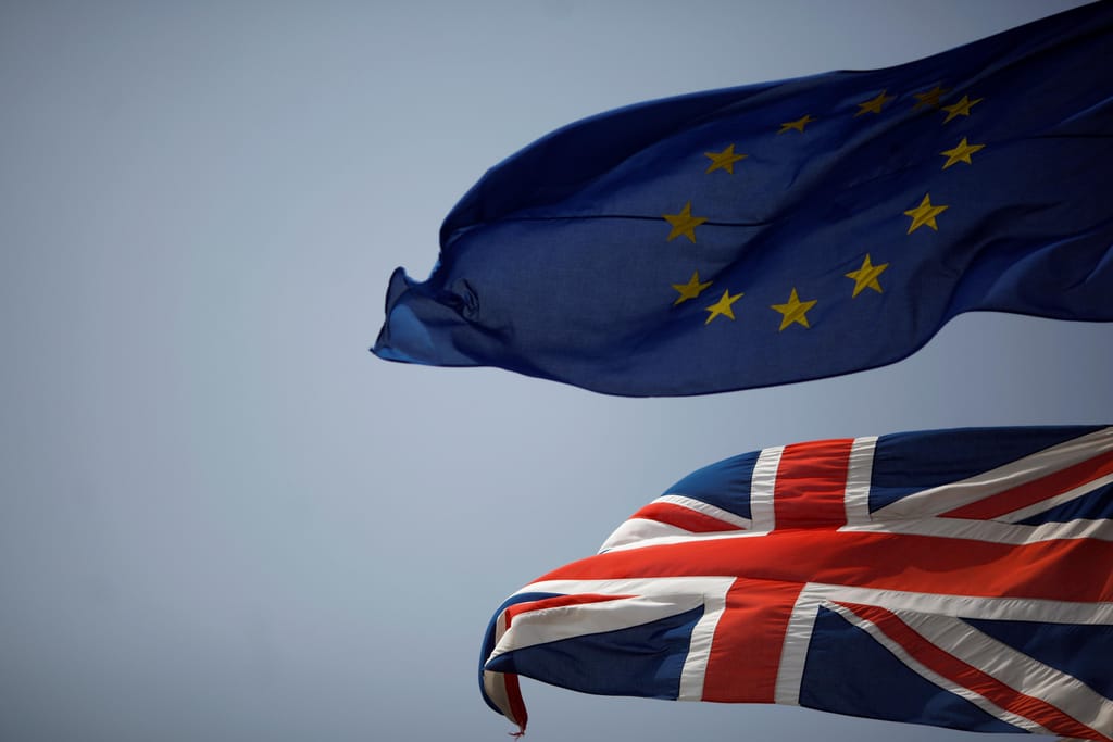 Brexit: UE irá negociar espaço schengen