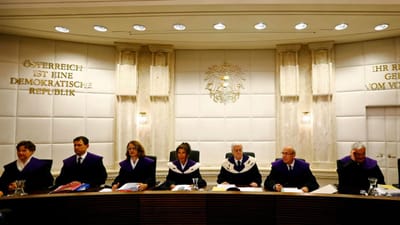 Tribunal impede posse de novo presidente austríaco - TVI
