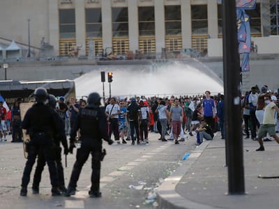 Adeptos portugueses agredidos em Paris - TVI