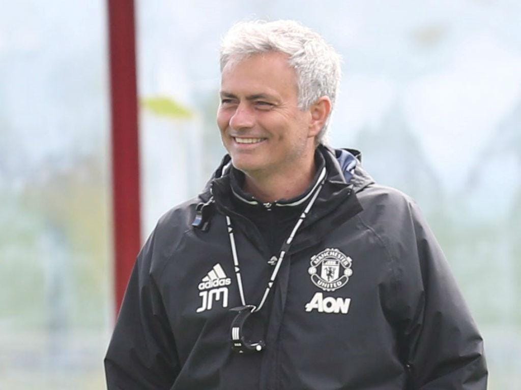 Mourinho sorridente (foto Manchester United)