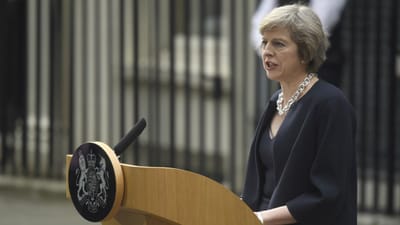 Theresa May fala em ataque "doentio" e diz que terror não vai vencer - TVI