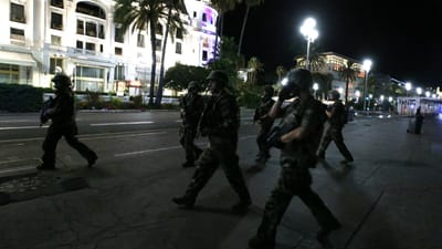 Portuguesa em Nice: "Saio do carro e vejo tantos mortos, tantos mortos" - TVI