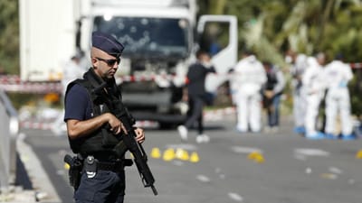 Nice: morreu um dos feridos graves do atentado - TVI