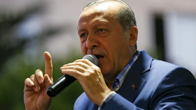 Erdogan diz que UE não cumpre acordo sobre refugiados - TVI