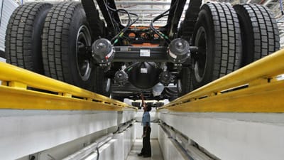 Multa recorde para cinco dos principais construtores de camiões - TVI