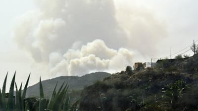 Incêndio nas Canárias obriga milhares de pessoas a deixarem as suas casas - TVI