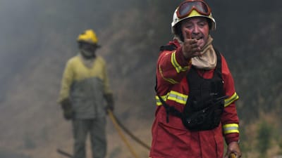 Já pode ajudar bombeiros e vítimas diretamente no multibanco - TVI