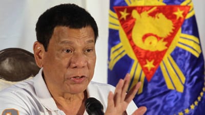 Presidente das Filipinas diz que já foi homossexual, mas "curou-se" - TVI