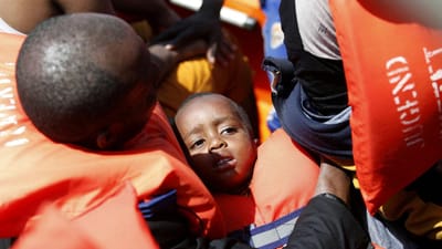 Mais de 20 mil crianças chegaram a Itália sozinhas - TVI