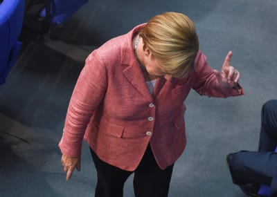 Merkel até aceita a burca - TVI