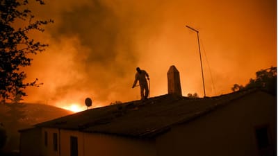 Incêndio "começa a dar tréguas" no Algarve - TVI
