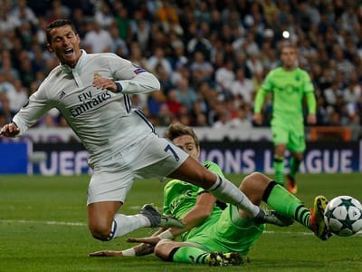 FOTO: Ronaldo (de cuecas) voltou a vestir camisola do Sporting - TVI