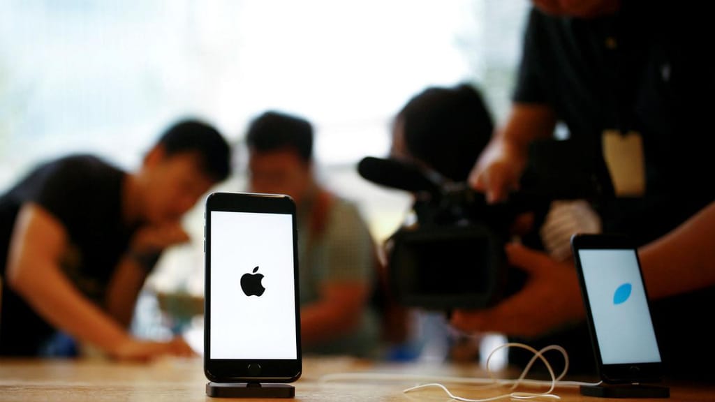 Venda dos primeiros iPhone 7 na China