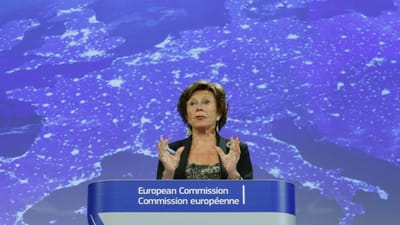 Ex-comissária da UE entre os políticos citados em novas revelações sobre offshores nas Bahamas - TVI