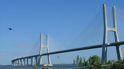 Acidente faz um ferido na Ponte Vasco da Gama - TVI