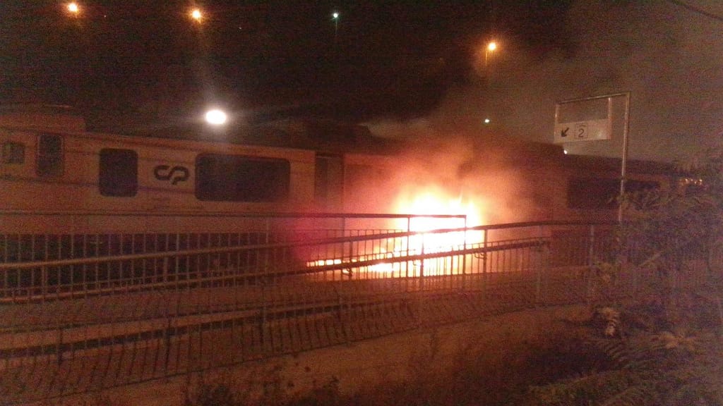 Comboio incendeia-se no Juncal, Marco de Canaveses