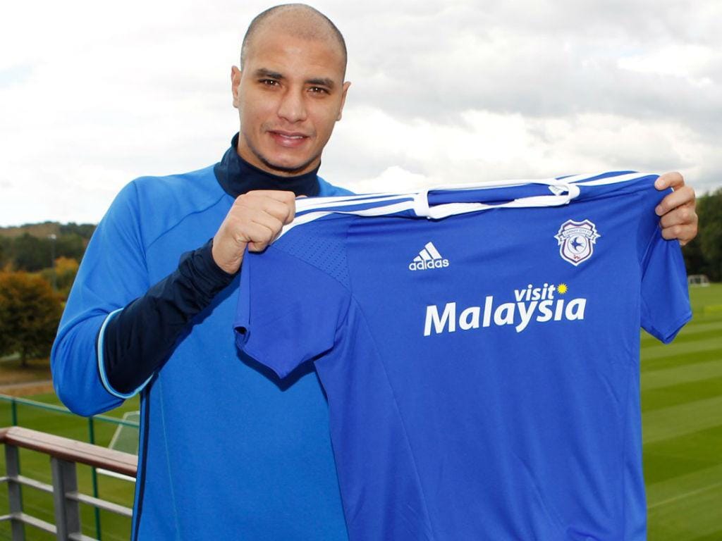 Marouane Chamakh assinou pelo Cardiff