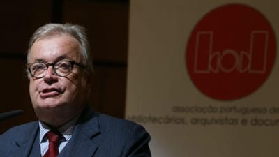 Ministro da Cultura demite diretora-geral das Artes por "perda de confiança política" - TVI