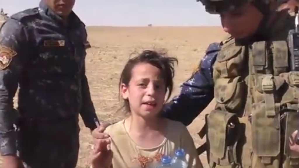 Menina agradece às tropas iraquianas