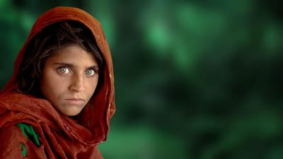 Afegã da capa da "National Geographic" detida 32 anos depois - TVI