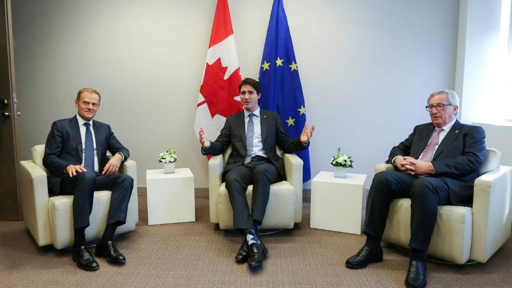 Donald Tusk, Justin Trudeau e Jean-Claude Juncker