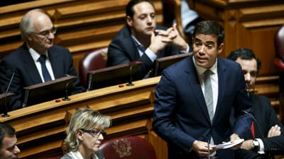 PSD acusa Governo de agir pressionado por "interesses particulares" - TVI