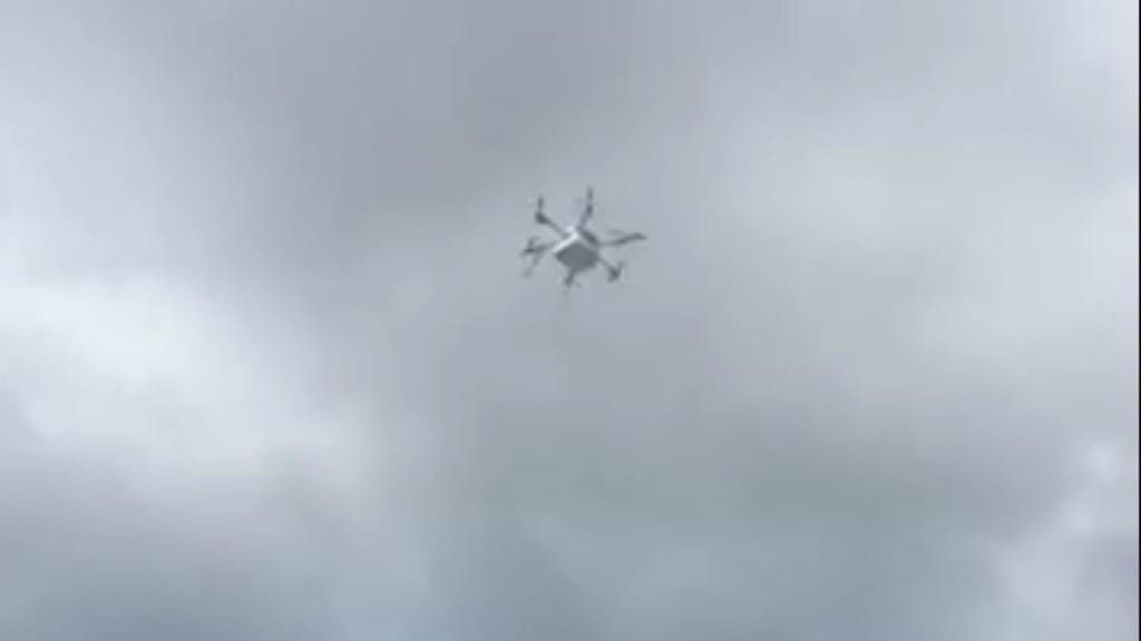 Drone entrega pizzas