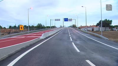 Trânsito com condicionamentos na autoestrada Lisboa - Cascais - TVI