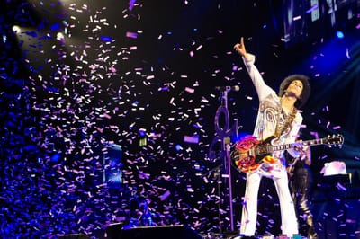 Duplo CD com tema inédito de Prince sai sexta-feira - TVI