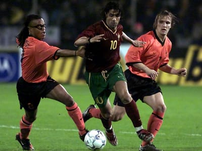 O pesadelo do Mundial 2002: «Uma hora de jogo e meia equipa com cãibras» - TVI