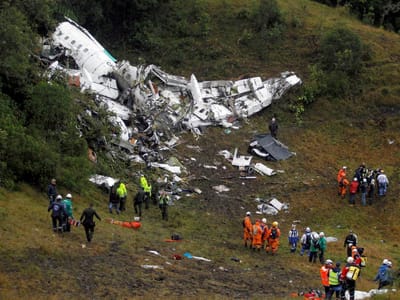 Chapecoense: avião tinha combustível no limite e excesso de peso - TVI