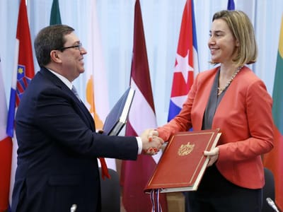 UE e Cuba assinam acordo histórico - TVI