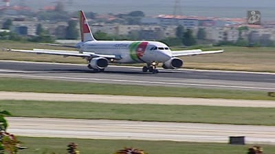 Governo autoriza encerramento da pista secundária do aeroporto de Lisboa - TVI