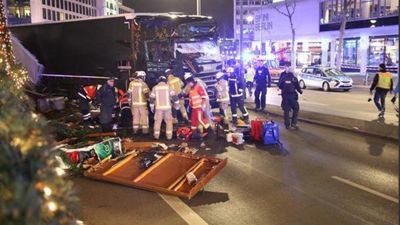 Berlim: camião atropela multidão e faz 12 mortos - TVI