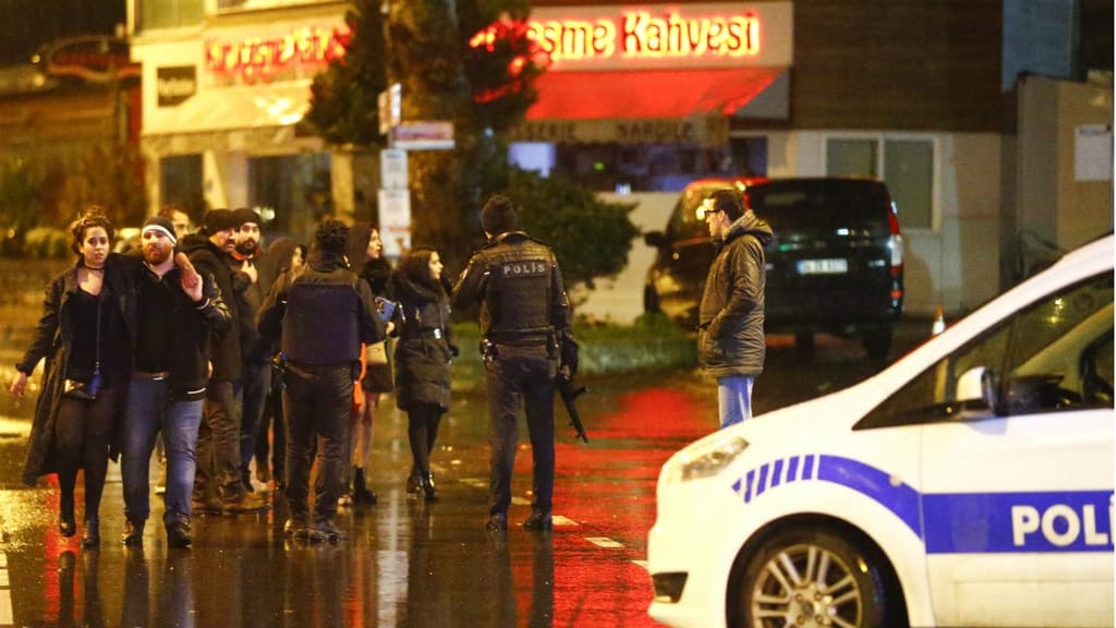 Massacre em discoteca de Istambul - Turquia