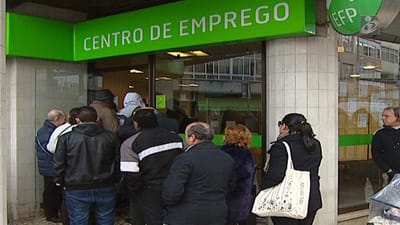 Beneficiários de prestações de desemprego caem 3,3% em novembro - TVI