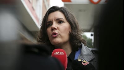 Saída de Portugal do procedimento por défice excessivo é "positivo" - TVI