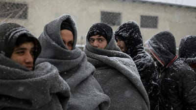Grécia: frio polar deixa migrantes numa situação de emergência - TVI