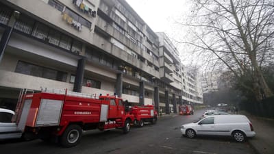 Incêndio obriga à evacuação de seis prédios em Guimarães - TVI