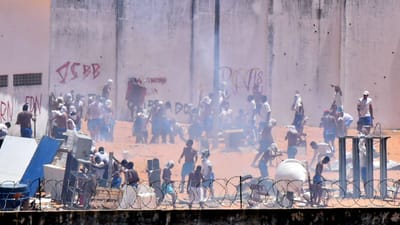 Novos confrontos na prisão brasileira de Alcaçuz - TVI